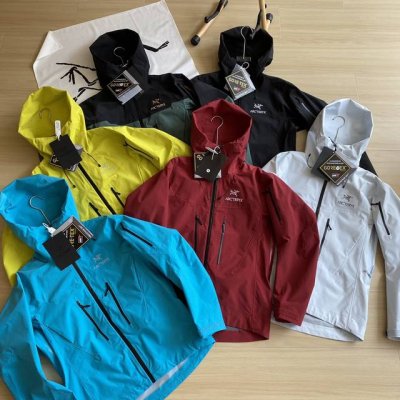 500 高版本 六色Arc'teryx 始祖鸟 Alpha Sv 第7代 硬壳连帽冲锋衣 防风 防水 透气 功能性外套 户外 登山服 面料：采用经五年开发的新N