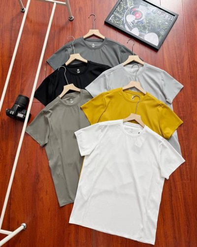 原单品质 Lululemon 露露速干无缝压胶休闲短袖 T 精致优品，露露男士日常通勤穿搭，Lulu 夏季速干无缝休闲T恤，肩部下摆领口袖口都做了锁边的设计工艺