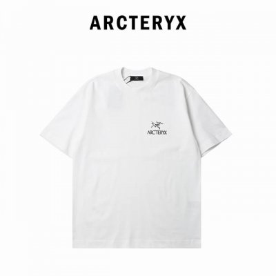 小排骨鸟 Arcteryx 始祖鸟 后背字母虚线Logo短袖T恤 后背Logo T恤，简约中见个性，时尚中显态度。 精选面料，舒适透气，夏日户外必备。 轻松搭配