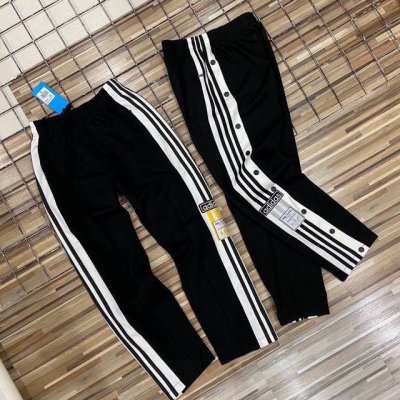 上新 高品质 密码2807 三叶草情侣款专柜男女同款双排扣开叉运动裤卫裤潮流 阿迪达斯 Adidas三叶草三道杠经典运动休闲长裤专柜经典基础排扣阔腿直筒裤金标灰