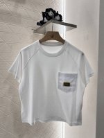 louis Vuitto*2025新品上架 短款口袋金属 定制Yb克重全棉材质 透气舒适 质感十足 短款T恤裁剪 凸显品牌格调 采用克重纯棉制成 略带有弹力 呈
