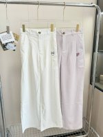 120包邮 品名： 24Ss川久爱心贴布休闲阔腿裤 尺码：M.L 颜色：白色/紫色 一穿一个不咬声！我愿称它为百搭神裤！！宽松的阔腿版型真的很遮腿型，显得腿嘎嘎