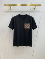 驴家25ss春夏新款短袖 T 恤来咯标识golo！简约又时尚。宽松休闲的圆领，舒适好穿。采用 260 克重纯棉面料，品质超赞。这个春夏，必须安排上！ 颜色：黑、