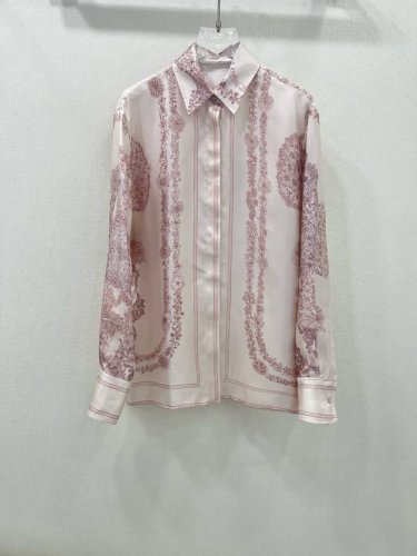 herme* 25新款Brides Gala En Fleurs定位印花真丝翻领衬衣 100%真丝斜纹绸质感超赞！宽松版型 随性又高级 绝美配色全定位印花超高级