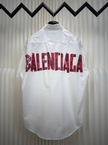 巴黎世家Balenciaga 胶带短袖衬衫 正品开版-实体柜台-顶奢品质 秒杀市面一切版 定制臻棉御皱纤云布料 细腻柔软 舒适贴肤 以纯粹之黑为底色 胸前同质化
