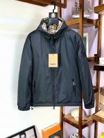 店主力荐，主推爆款！ P590 Burberry 巴宝莉 最新款专柜同款首发爆款90绒超舒适度羽绒服！高端时尚休闲进口面料，超正版型上身瞬间变欧巴！，简约时尚的