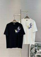 140Dio*R迪-奥25S新款情侣圆领T恤！胸前新款蝴蝶效应精致印花.260G甄选100%纯棉质感.棉质饱满富有弹性.秉持着对细节追求 图案也是全新！饱满清晰