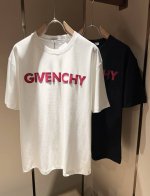 Giv*Chy 纪*希2025春夏新款男女同款短袖T恤，主创时尚注入了全新时尚能量。通过探索各种题材和性感魅力，极具辨识度，引领全新街头时尚潮流。该款是G家独家