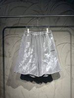 Balenciaga新款巴黎世家手绘短裤涂鸦刺绣字母裤子25Ss夏季最新款 纯棉材质380克蜡染布面料重工磨破洗水工艺整件漆染效果污脏水泥效果洗水灰做旧风格脏兮