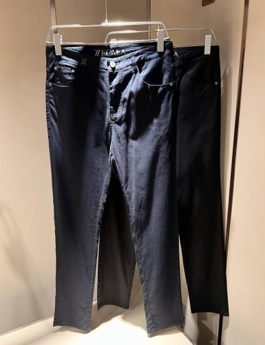 Zegna 杰尼亚 2025春夏新款男士休闲裤，压轴的渠道货出现了！！柜台同步销售！ 毫不夸张的说，此款裤装是原厂代工渠道的货，并不是吹牛的原厂代工，完全是由杰