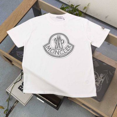 款号 Dx507 高版本 2025新款Moncler蒙口重影铃铛公鸡图案Logo印花休闲情侣宽松短袖T恤 独一无二的活性环保面料染色 32支双纱精梳纯棉爽滑手感