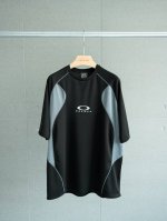 机能速干单品 palace X Oakley 25Ss 联名 印花拼接短袖 颜色：黑色 尺码：S M L Xl 尺寸推荐： S码适合 -130斤 M适合130-