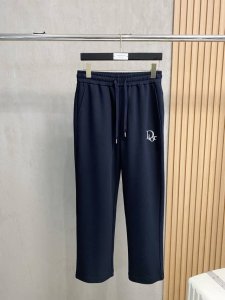 p迪奥 新品 25Ss夏季新款休闲裤.定制铜氨丝空气层混纺面料 抗皱不粘灰抗静电 面料柔软舒适有垂感.立挺上身有型 立体裁剪设计拉长腿部线条 显高显瘦.松紧腰带