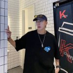 上新！Vans万斯新款短袖T恤！高密针织圆领设计，平整简约！亲肤透爽！面料的柔软性舒适性无可挑剔！男女均可驾驭，打破性别局限性。 尺码：S-3Xl 颜色：黑色，