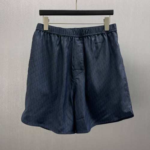 cd 海军蓝色桑蚕丝和棉质混纺短裤 Size S-Xl 这款短褲突量 Dior 経典的 Oblique 印花。采用海罕藍色桑蚕丝和棉质混纺提花面料精心制作，