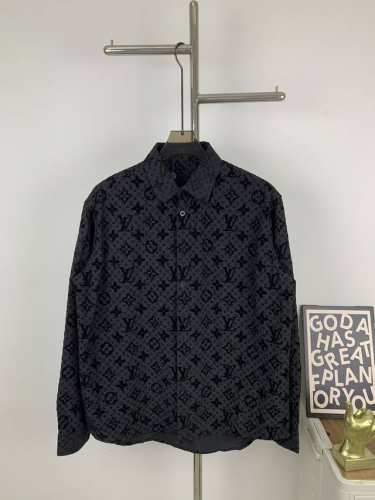 款号G708 新款Louis Vuitton 24Ss植绒字母满印格纹满印提花衬衫外套男女款 驴家今年最火的衬衫之一啦，做工非常复杂，面料全部定制，还原Zp，非