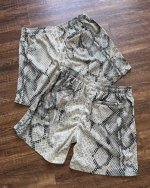 140 Stussy Ss24 Mesh Short Basic Snake夏季系列Logo标志网眼宽松五分休闲短裤男女同款 骨色 优质面料：采用高品质的网眼面