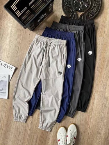 descente 迪桑特夏季男士休闲拼接休闲裤冰丝透气束脚裤运动潮流冲孔空调裤.专为夏季打造休闲束脚裤 户外防泼水面料 舒适柔软又有弹性 品质太好了 通过常年合