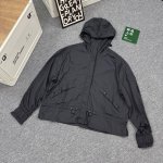 款号A35 Moncler 蒙口25Ss春夏新品Kolrun官网同步防晒风衣 进口记忆丝面料质感轻盈透气！ 原版一比一定制完美版型超级大爱，抽绳松紧腰H版型上身