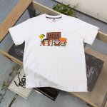 90 高版本 2025新款Aape猿人指示牌字母Logo图案印花休闲情侣圆领短袖T恤，面料采用32支双纱精梳纯棉，爽滑手感，纯棉不起球不起毛，面料厚度280克重