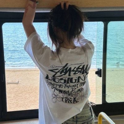 stussy Ss23 Summer Lb Tee 夏季系列 圆领字母图案印花短袖T恤 始于海滩文化的Stussy ，从冲浪玩到滑板，创作与美感不断的占有街头潮