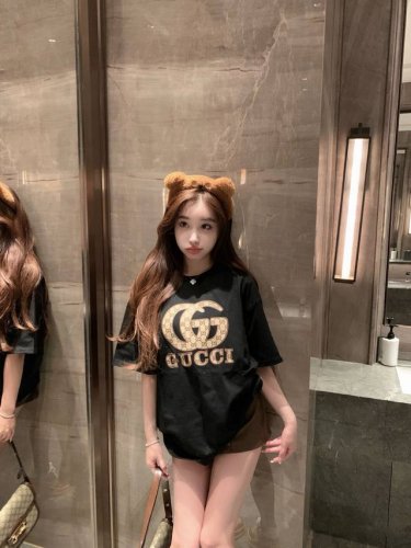 gucci古驰双G字母贴布印花圆领短袖T恤 款号：25670505328 颜色：黑色 白色 尺码：Sml S码80-95斤 M码95- 斤 L码 -125斤