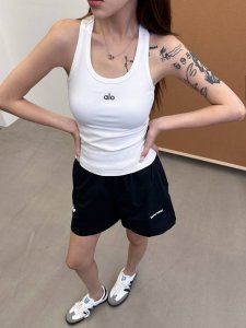 Alo 新款运动背心 经典厚版印花标 人棉混纺面料亲肤感强 尺码Sml