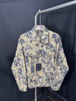 款号：He207 Louis Vuitton-Lv做旧花卉流苏牛仔外套 面料采用定制花卉牛仔面料，水洗做旧破坏工艺而成，凸显衣服的特点，定制五金纽扣，整体提花效