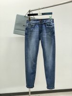 balenciaga 巴黎世家，2025春季最新品，专柜同步有售，原单狠货，水洗休闲牛仔裤，进口原版水洗弹力面料，舒适有弹性，顶级印花工艺字母图案Logo，原版