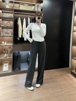 Alo 2025卫裤春季显瘦神裤Alo抖抖裤｜Alo 全棉宽腰抽绳阔腿卫裤，藏肉显高一步到位宝子们！春季穿搭王炸来了！Alo 全棉宽腰抽绳阔腿卫裤直接焊在我腿上