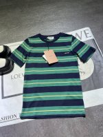 Miumi* 25Ss春夏新款 微标条纹短袖圆领T恤丨独家Yb开发！高版出品！采用平纹棉质面料制作 条纹图案细节 胸前饰有品牌标识贴布徽标 长款直筒版型 罗纹领