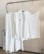 价格p： 品名：Ralph Laur*N 拉夫战马刺绣白月光背心亚麻衬衫休闲裤三件套 尺码：M.L 颜色：白色 三件套简直就是懒人的天菜，松弛感老钱风真的好好穿