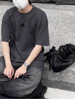 70 adidas阿迪达斯 纯棉直筒黑标T恤短袖情侣款 color: 碳灰色 Size: M-Xl m 肩宽49 胸围114 衣长70 (Cm） l 肩宽50