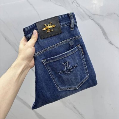 Lv*路易威登 高端定制、2025早春最新款牛仔裤 柜台同步发售 原版定制复刻 客供五金辅料 原单品质 进口牛仔面料重工洗水 精品皮牌 做工走线精细 上身绝佳！