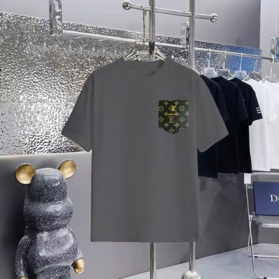 Louis Vuitton 路易威登皮标口袋短袖 1:1对版面料300克毛圈高克重百分百纯棉 提前做过预缩水1×1双纱洗一辈子都不会变形的 男女同款 官网细节