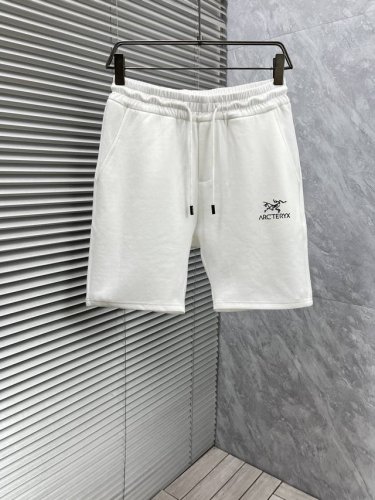 鸟‘’Ss25男士休闲短裤，堪称百搭单品，弹性松紧腰边抽绳设计，手感柔软、保型性好、低弹丝的构造使裤身弹性恰到好处，并且不易起皱！码数：M-Xxxl