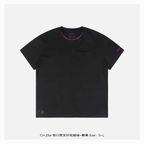 本地自取：210 chrome Hearts/克罗心 25Ss 领口梵文印花短袖-紫黑 面料采用190克重精梳棉，定制32支1*1螺纹，成衣两遍水洗处理，面料舒