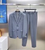 520 cd*25S男士休闲运动休闲西服套装，精选罗马布料.西服可以称得上是硬通货，男人衣橱中的必备法宝，拥有一套体面的西服可以在众多场合游刃有余、崭露头角，是