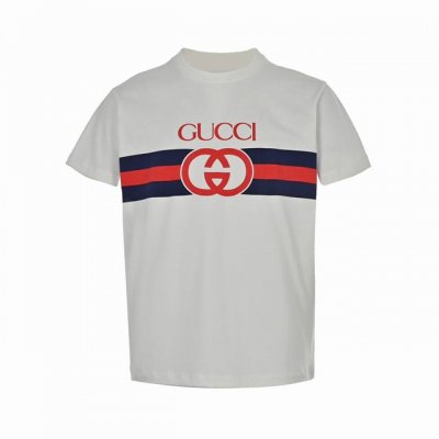 Gucci 古驰 23Ss 双G互扣条纹短袖 从80年代的印花汲取灵感。这款短袖针织棉T恤巧妙运用古驰创星说 Gucci Cosmogonie 系列的加长织带，
