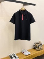 gucci 古奇 2025 夏季新款男士翻领Polo衫，解锁意式优雅。领口设计是整件短袖的点睛之笔，简约线条勾勒出利落造型，标志性品牌Logo以精致的刺绣工艺呈