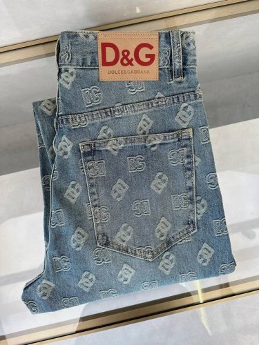 Dg 2025春夏新款现货上市，原单爆款牛仔裤超级定制款，原版五金，超级重工工艺，版型超赞细节做工无可挑剔！款式不挑人，特别高档，好货不等人，看中赶紧下手，尺码