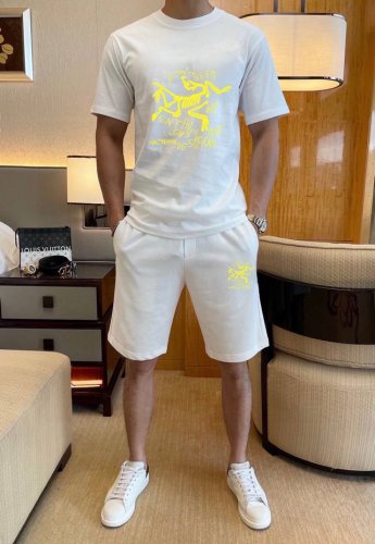 直 品牌 Arcteryx 始祖鸟 2025新款男士短袖短裤套装 官网同步销售 市面高端版本 手感细腻柔软 让你穿着更加舒适 立体裁剪版型超赞 尺码:M-5Xl