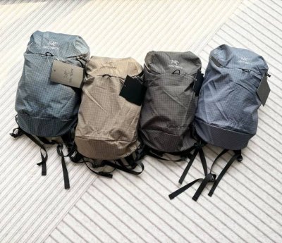 200 主推 原厂工艺 始祖鸟15L 简洁实用超好背的双肩！轻薄便携！休闲旅游！最好用的双肩包！ 简约、便捷和耐磨，功能性日常背包、攀岩背包禽专有的Hadron