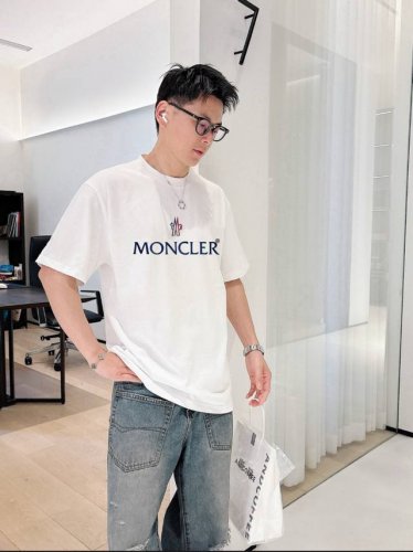 Moncler 蒙口 2025年春夏新品上新 三标齐全 纯棉圆领短袖T恤 好货不用过多介绍 看细节 专柜码数：M-Xxxl 175 140建议L