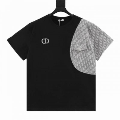 Dior 迪奥 刺绣拼接圆领短袖 新款拼接圆领短袖 非常炸街的一款，潮男潮女们一定要闭眼收 渠道的精品制作，整个过程非常用心 到手实物质感赞爆啦，里里外外都是细