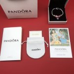 pandora潘多拉手链顶级最高版本』 重磅来袭通过关系搞到一批海关扣押的pandora手链 全球最火的款式之一 可以承载岁月的经典之作 永不过时 独家渠道 详