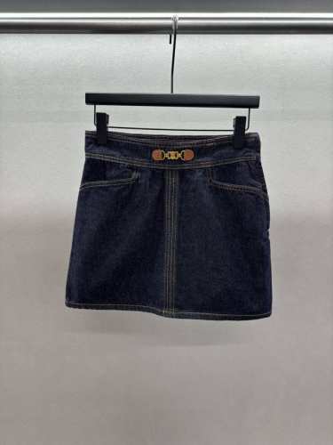 2660 Spring And Summer ！Celin*，凯旋门金属Logo短裙， 定制Yb辅料，做工品质细节Yb再现， 进口牛仔棉面料，质感柔软舒适。 三