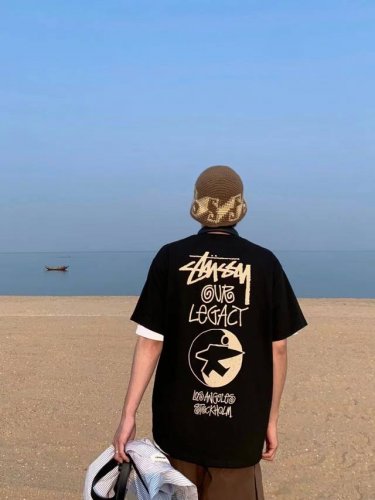 上新！ Stussy 斯图西Legacy联名限定冲浪情侣款短袖T！宽松版型！ 采用230克精梳凯迪纯棉爽滑面料！无敌质感！高端面料无任何缺点！ 进口印花浆料！绝