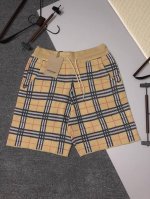 Burberry 巴宝莉 格子 经典款 2025Ss新款针织短裤，定制面料采用威化布织法，提花针织工艺，版型紧致立体，4杠拼接，定制裤绳五金质感强，顺滑，上身舒