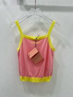 Miu Mi*25新品拼接撞色胸前Logo刺绣 小吊带 饰以高品质刺绣工艺 高版出品！新款马克龙色系超高辨识度 ，面料高密度 有质感 清雅脱俗 减龄柔美 一件成